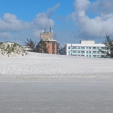Apartamento Charmoso Em Frente A Praia Em Cabo Frio Kültér fotó