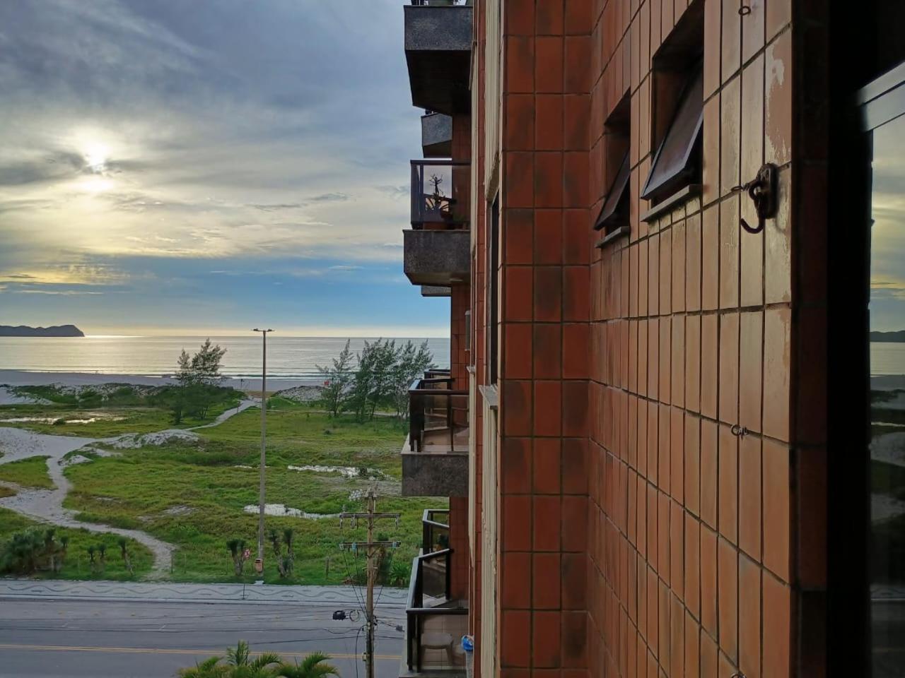 Apartamento Charmoso Em Frente A Praia Em Cabo Frio Kültér fotó